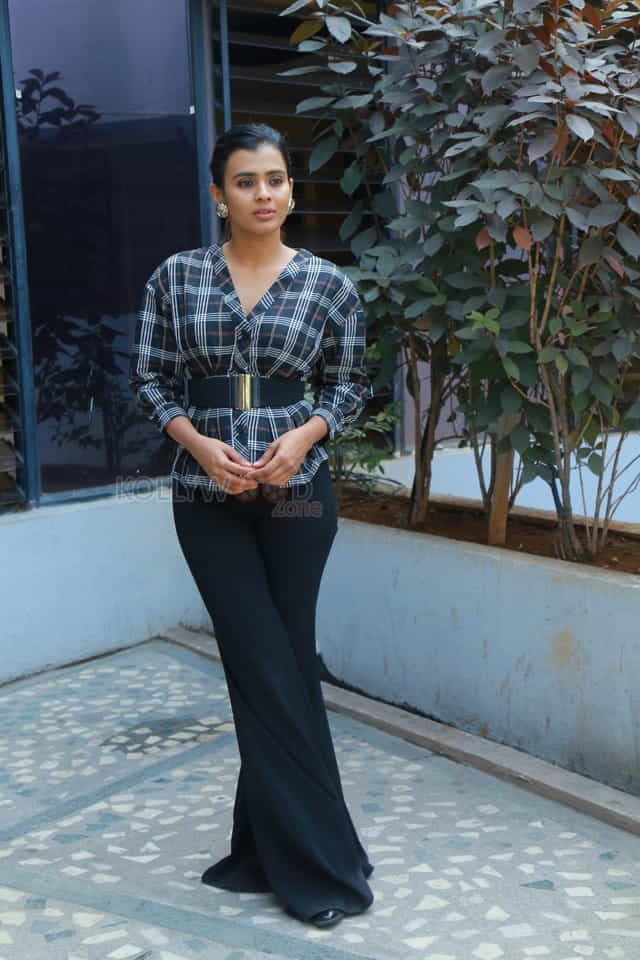 Actress Hebah Patel At Kisses Press Meet Photos