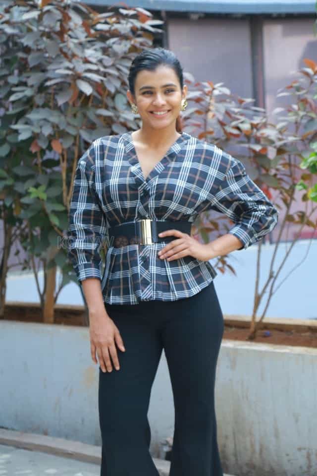 Actress Hebah Patel At Kisses Press Meet Photos