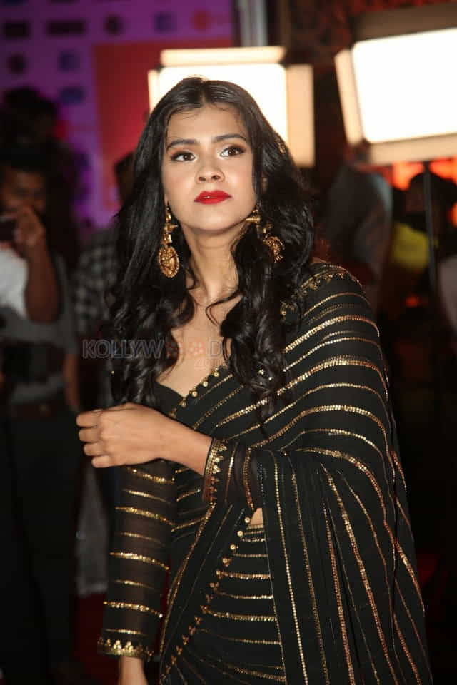 Actress Heeba Patel At Zee Telugu Bullitera Awards Photos