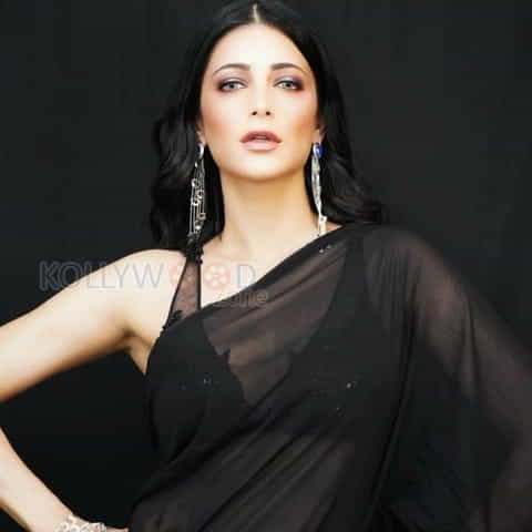 Actress Shruti Haasan Black Saree Pictures