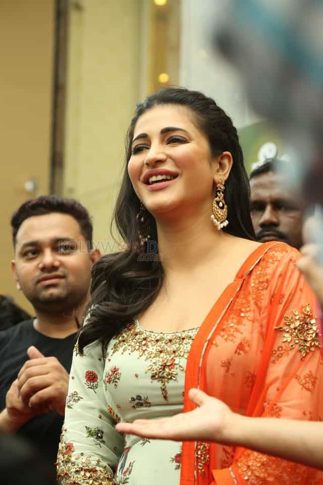 Actress Shruti Haasan Launches Neeru S The First Flagship Family Store In Chennai