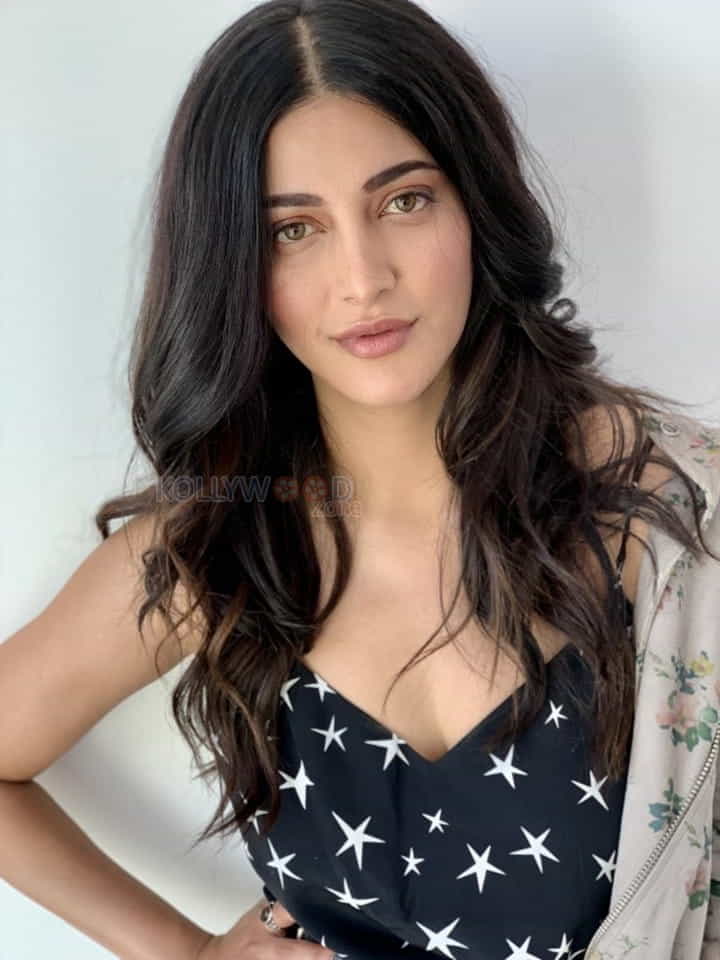 Actress Shruti Haasan Magazine Photoshoot Pictures