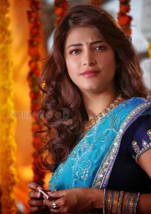 Actress Shruti Haasan Saree Pictures