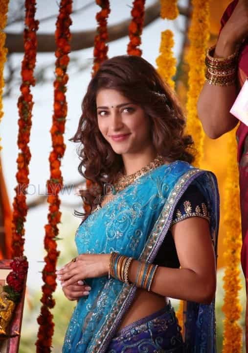 Actress Shruti Haasan Saree Pictures