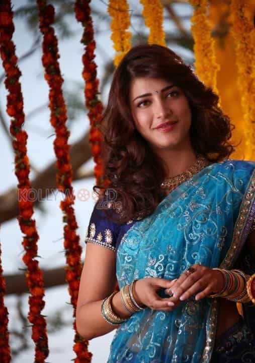 Actress Shruti Haasan Saree Pictures