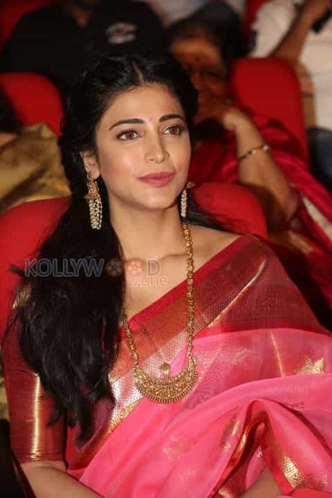 Actress Shruti Hassan Saree Photos