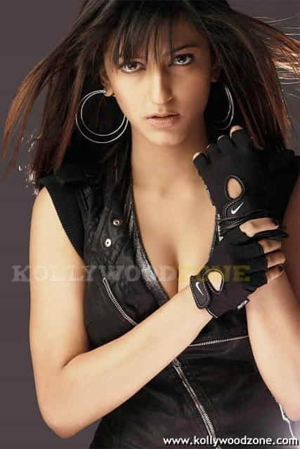 Actress Shruti Hassan Sexy Pictures