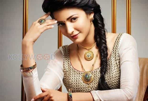 Actress Singer Shruti Haasan Sexy Pictures