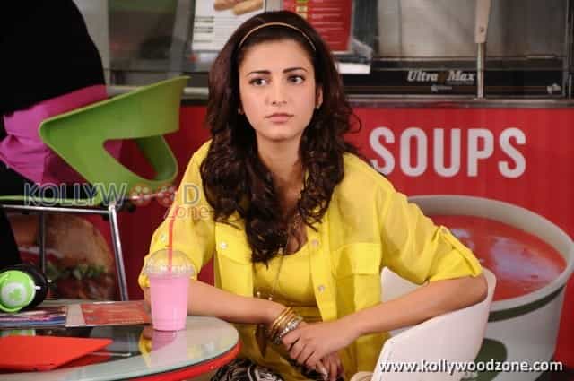 Actress Sruthi Hassan Pictures