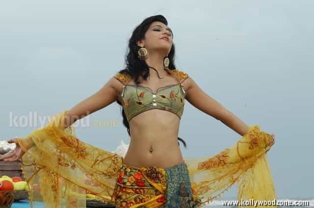 Actress Sruthi Hassan Sexy Photos