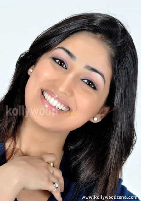 Actress Yami Gautam Pictures