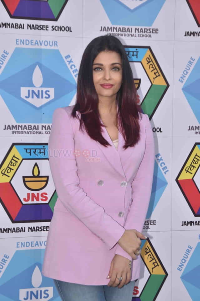 Aishwarya Rai Bachchan Takes Salute At Jamnabai Narsee Campus For Sports Meet Of Differently Abled Children Photos