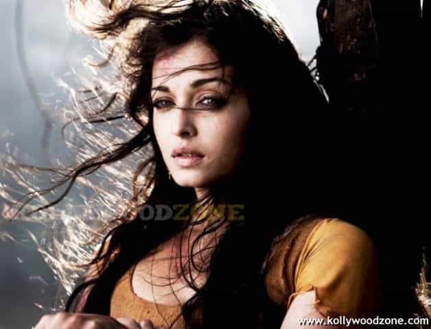 Aishwarya Rai In Raavanan Movie Photos