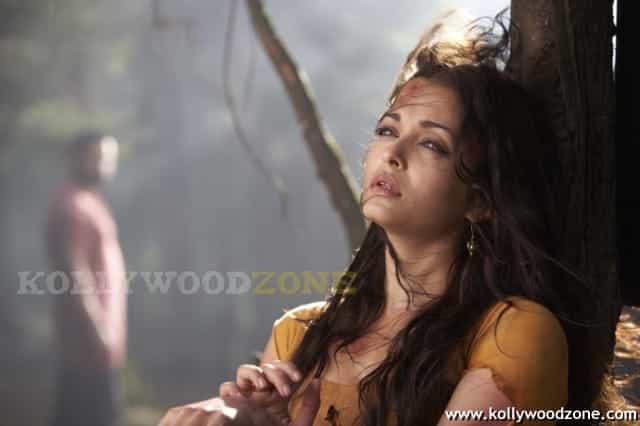 Aishwarya Rai In Raavanan Movie Pics