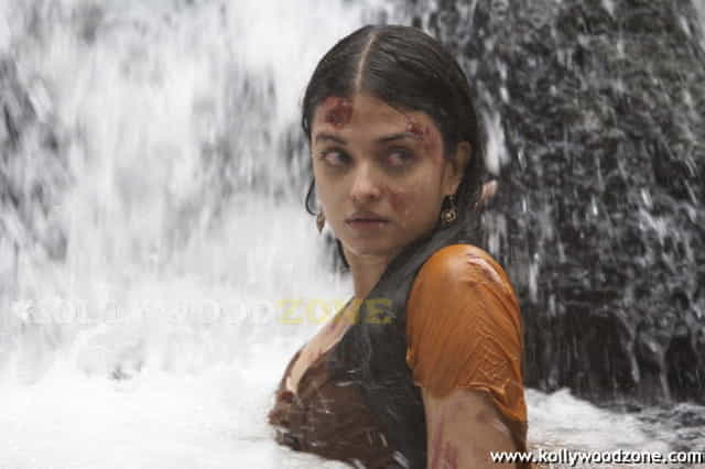 Aishwarya Rai In Raavanan Movie Pics