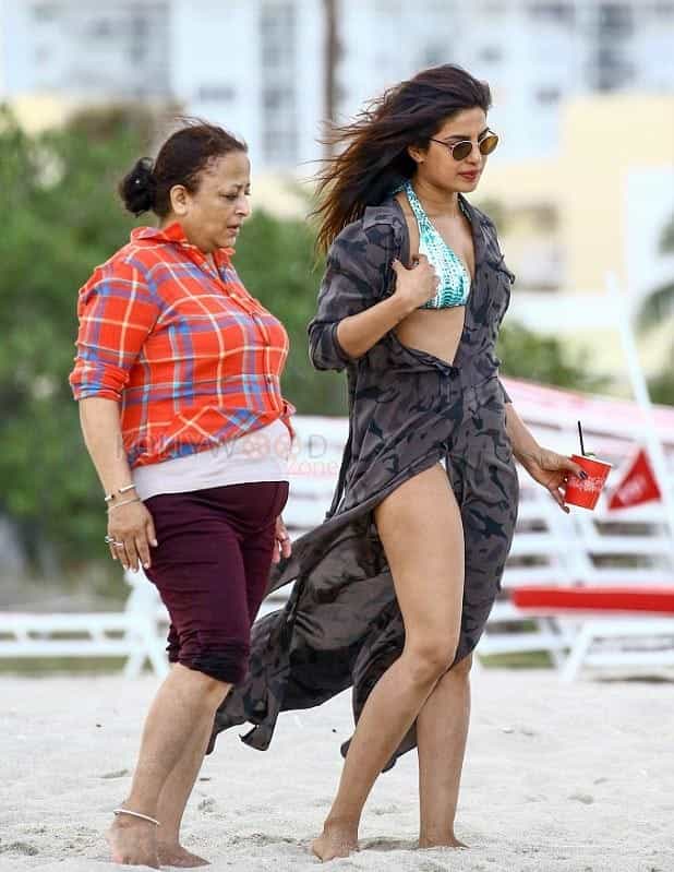 Baywatch Actress Priyanka Chopra Bikini Photos