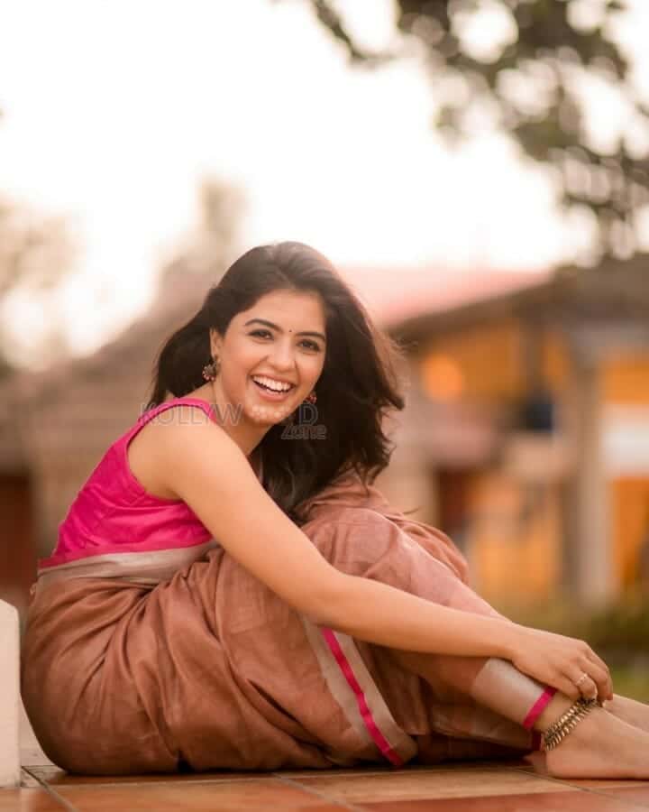 Beautiful Actress Amritha Aiyer Photoshoot Stills 09