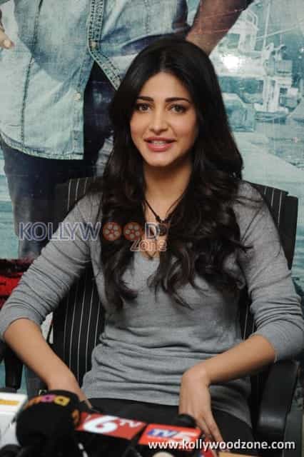 Beautiful Actress Shruti Haasan Photos