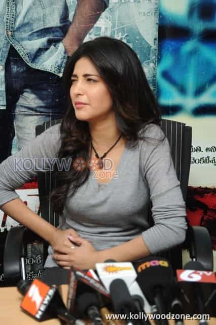 Beautiful Actress Shruti Haasan Photos