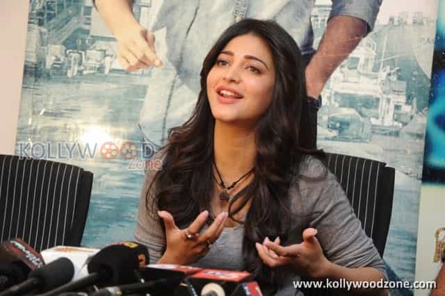 Beautiful Actress Shruti Haasan Photos