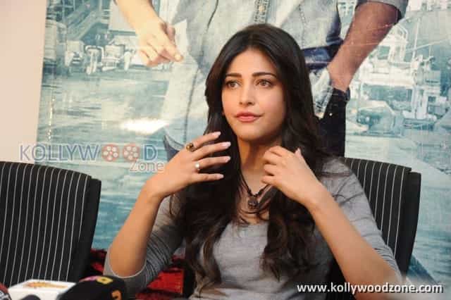 Beautiful Actress Shruti Haasan Photos