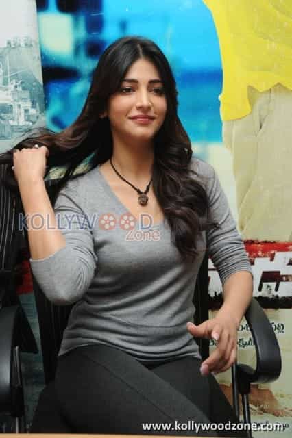 Beautiful Actress Shruti Haasan Photos