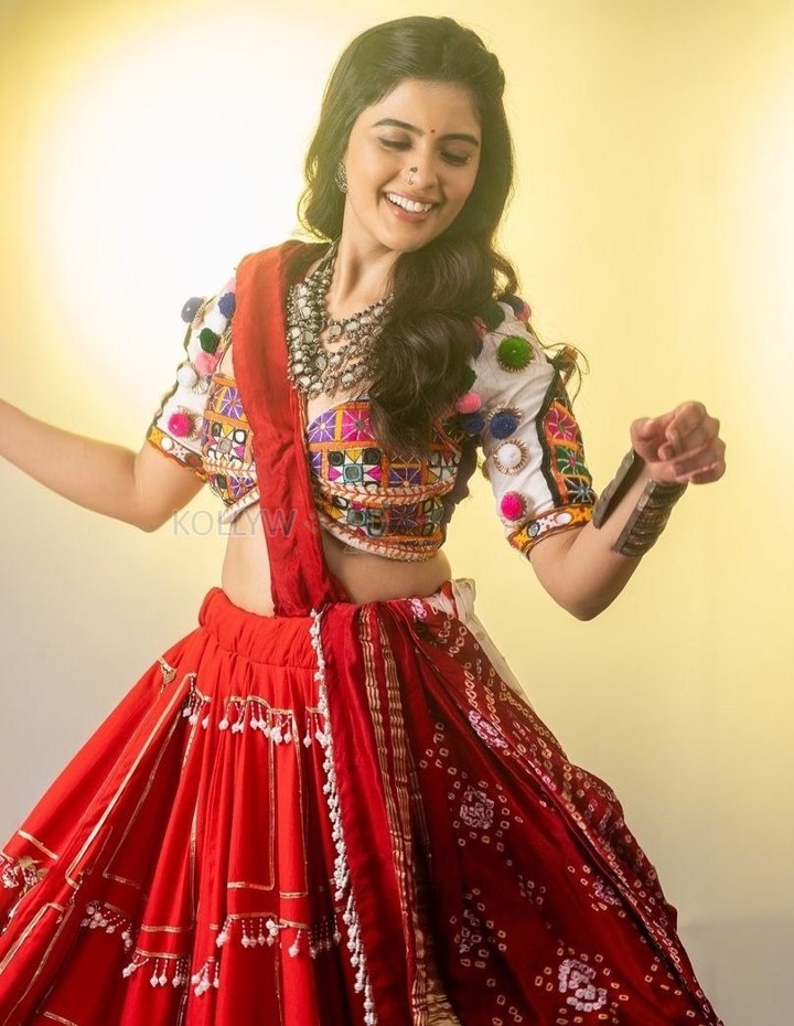 Beautiful Amritha Aiyer in a Stylish Diwali Lehenga Photos 04