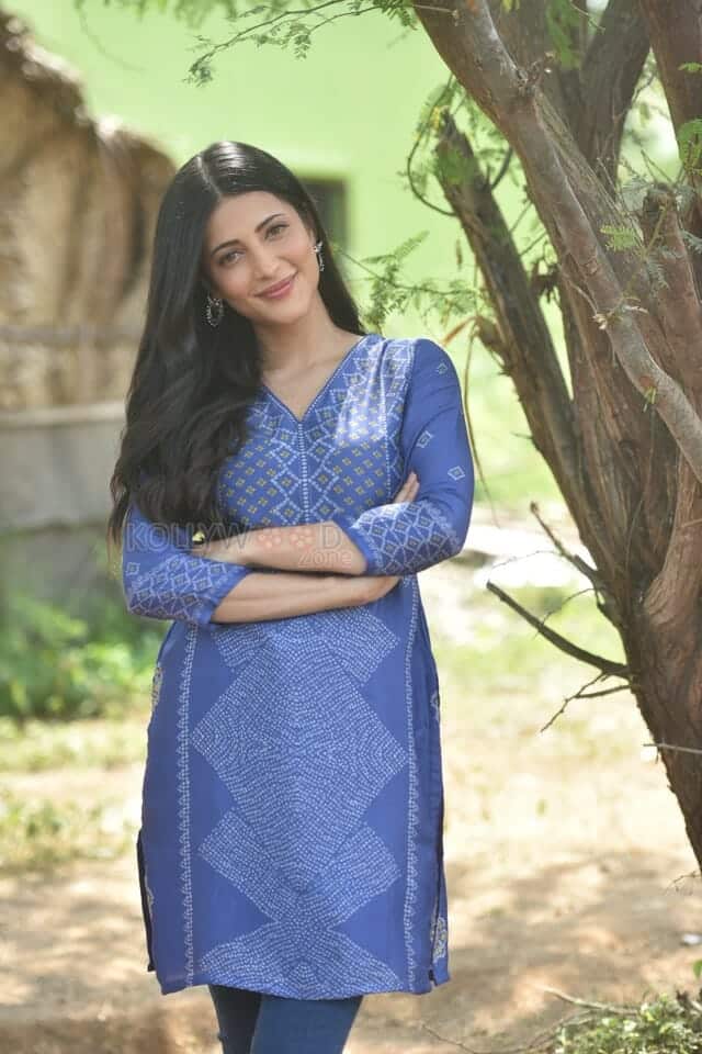 Beautiful Shruti Haasan in a Blue Salwar Photoshoot Pictures 02