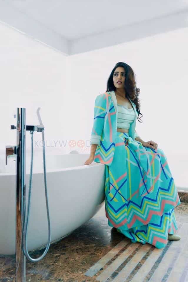 Beautiful Tollywood Heroine Eesha Rebba Pictures 05