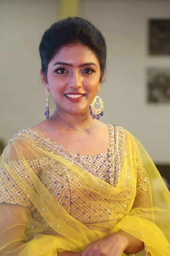 Beautiful tollywood actress eesha pictures