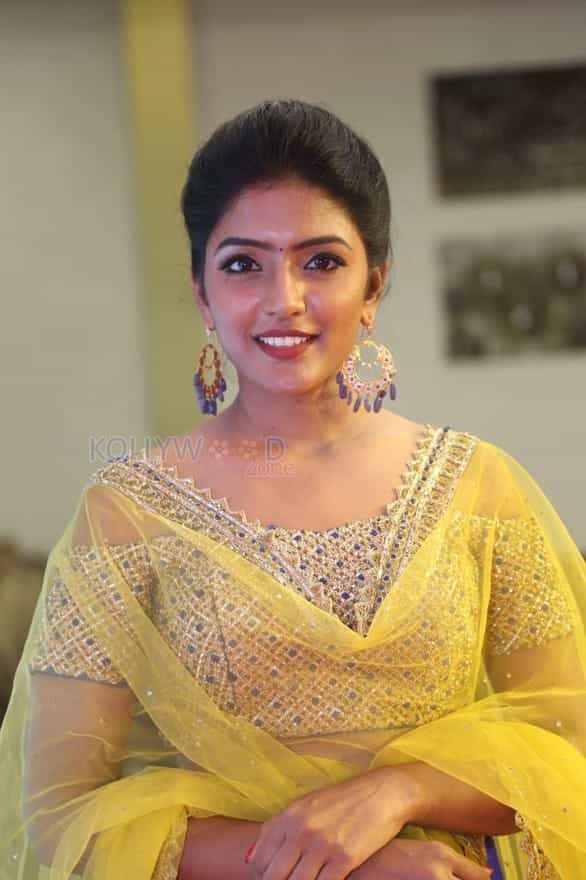 Beautiful tollywood actress eesha pictures