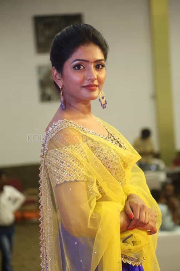 Beautiful tollywood actress eesha pictures