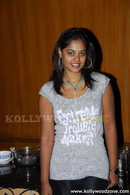 Bindu Madhavi Pictures