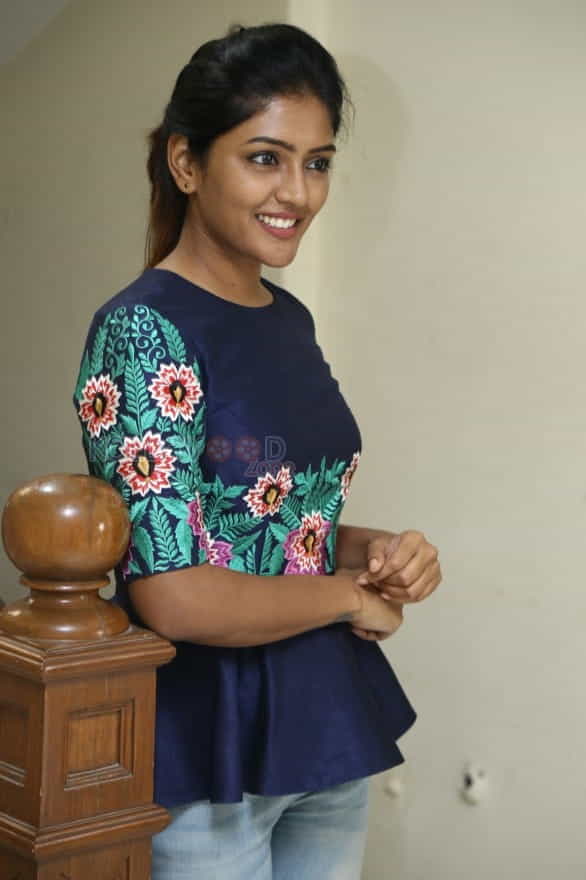 Darsakudu Heroine Eesha Interview Pictures