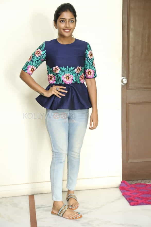 Darsakudu Heroine Eesha Interview Pictures