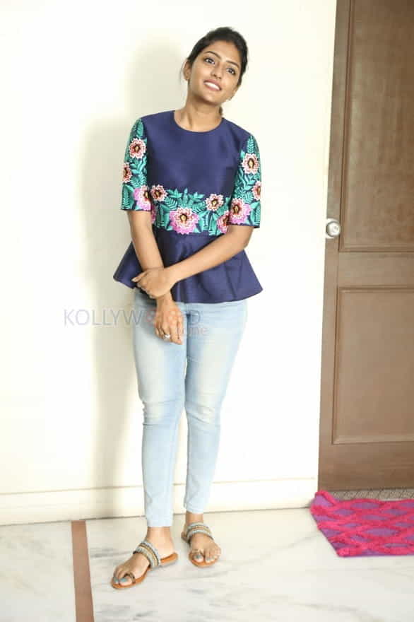 Darsakudu Heroine Eesha Interview Pictures