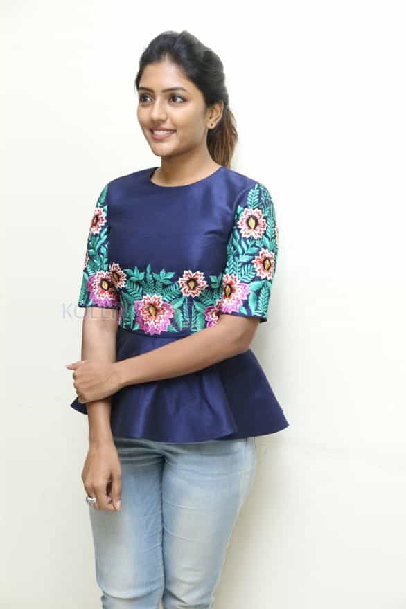 Darsakudu Heroine Eesha Interview Pictures