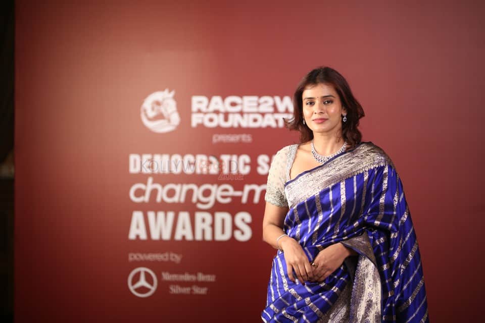 Heroine Hebah Patel at Democratic Sangha Change Maker Awards Pictures 02