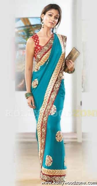 Hot And Sexy Nayanthara In Saree Pics