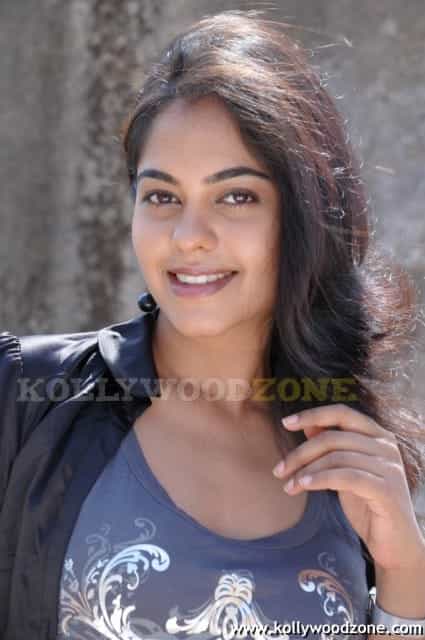 Hot Pics Of Bindu Madhavi