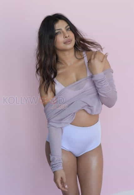 Priyanka Chopra Ultra Hot Photoshoot Photos