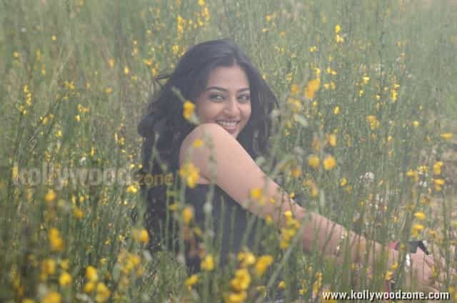 Radhika Apte Pictures