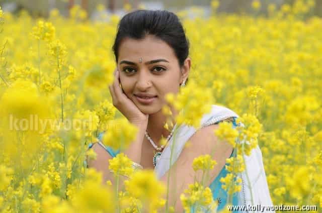 Radhika Apte Pictures