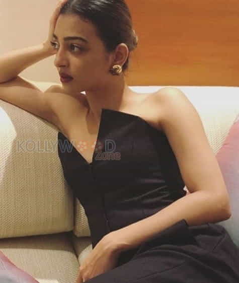 Radhika Apte Sexy Photoshoot