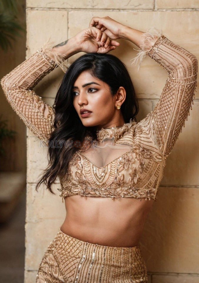 Ravishing Eesha Rebba in a Gold Blouse with a Matching Skirt Photos 02