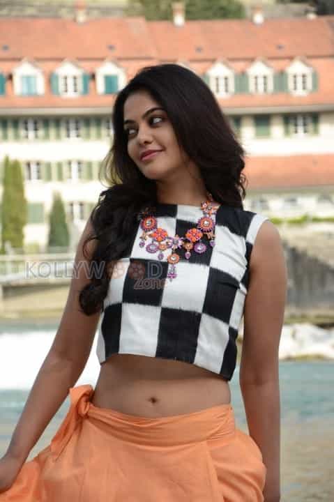 Savaale Samaali Heroine Bindu Madhavi Stills