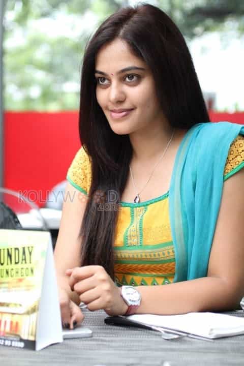 Savaale Samaali Movie Heroine Bindu Madhavi Pictures