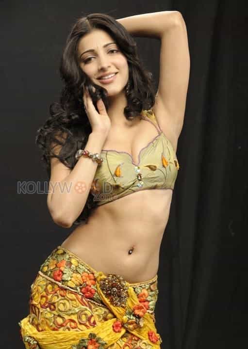 Sexy Actress Shruti Haasan Photos