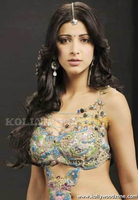 Sexy And Hot Shruti Hassan Pictures