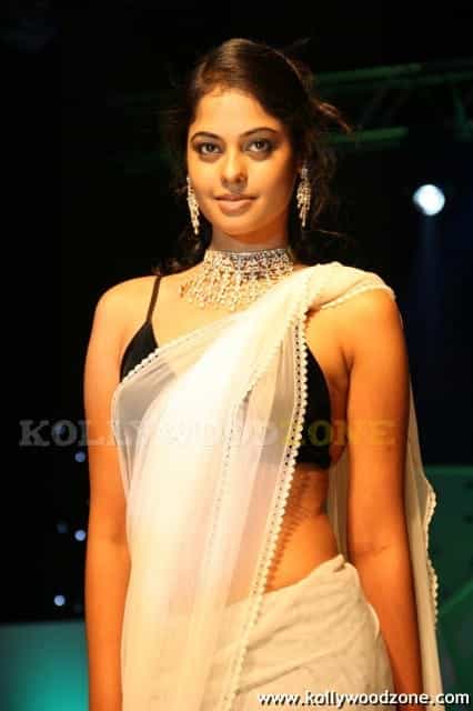 Sexy Bindu Madhavi Ramp Walk Pics